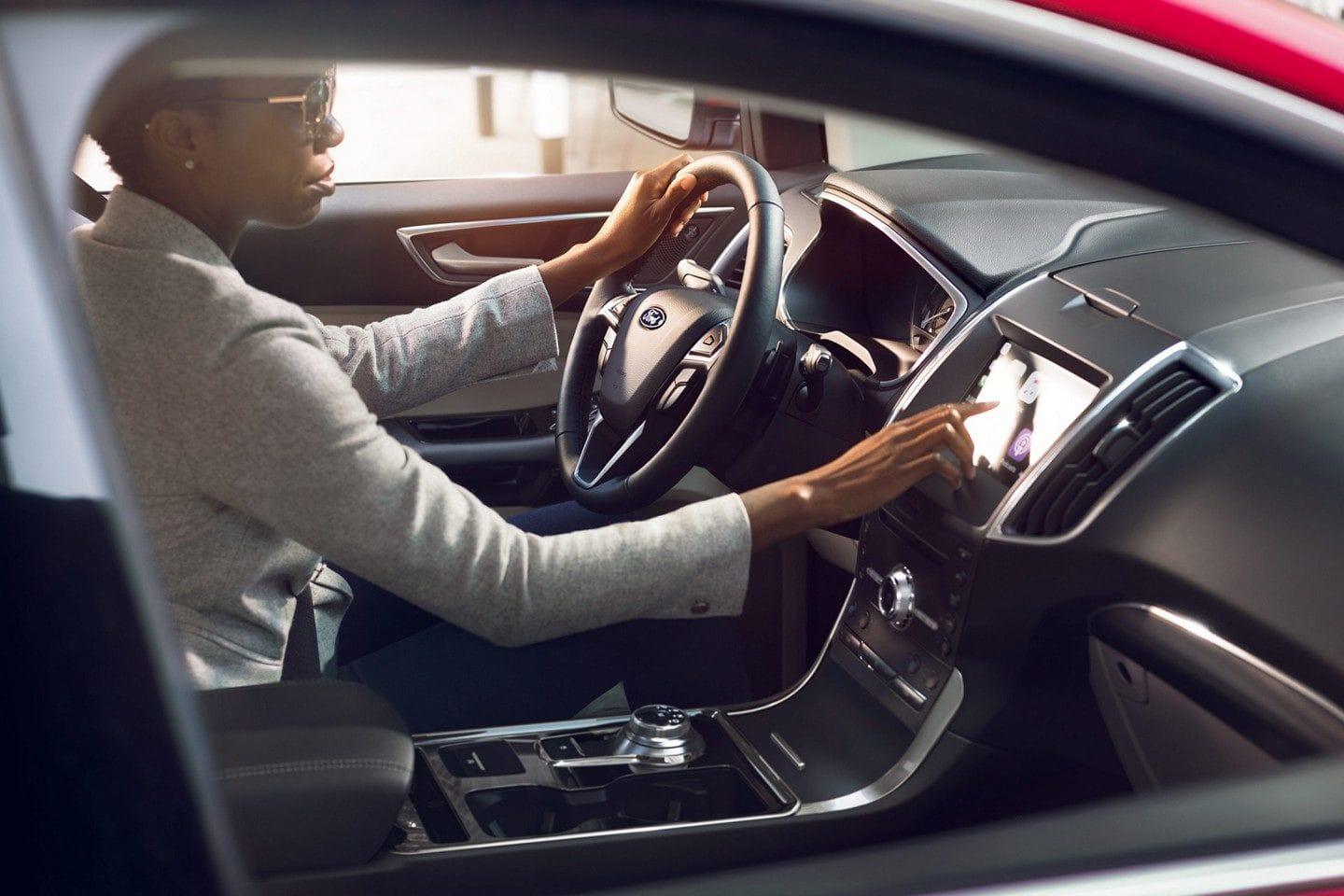 edge-connectivity.jpeg 2019 Edge infotainment system in action with apple carplay